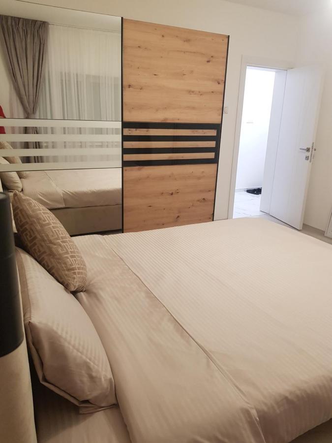 City Diamond Apartment Skopje Esterno foto